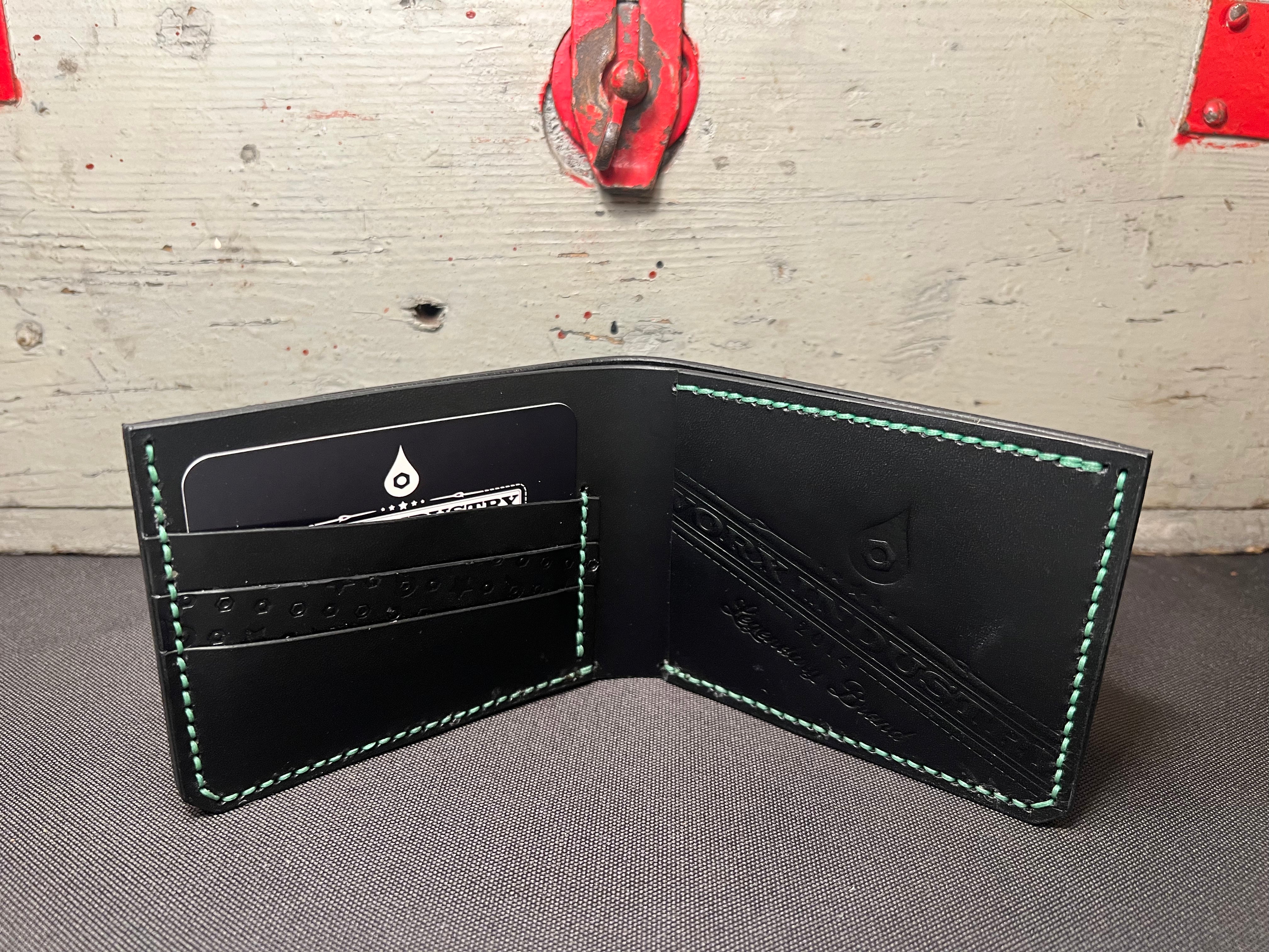 小物 DALEE'S&Co Bi-fold leather wallet Bifold faux-croc wallet | Simons | Shop Women's Wallets